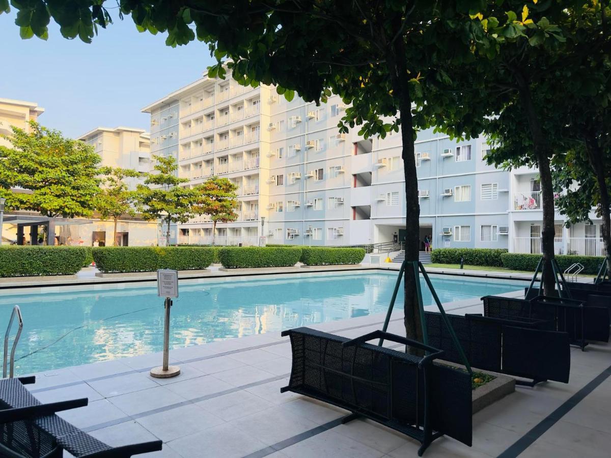 Trees Residences - Tower 11 1Br With Balcony Manila Bagian luar foto