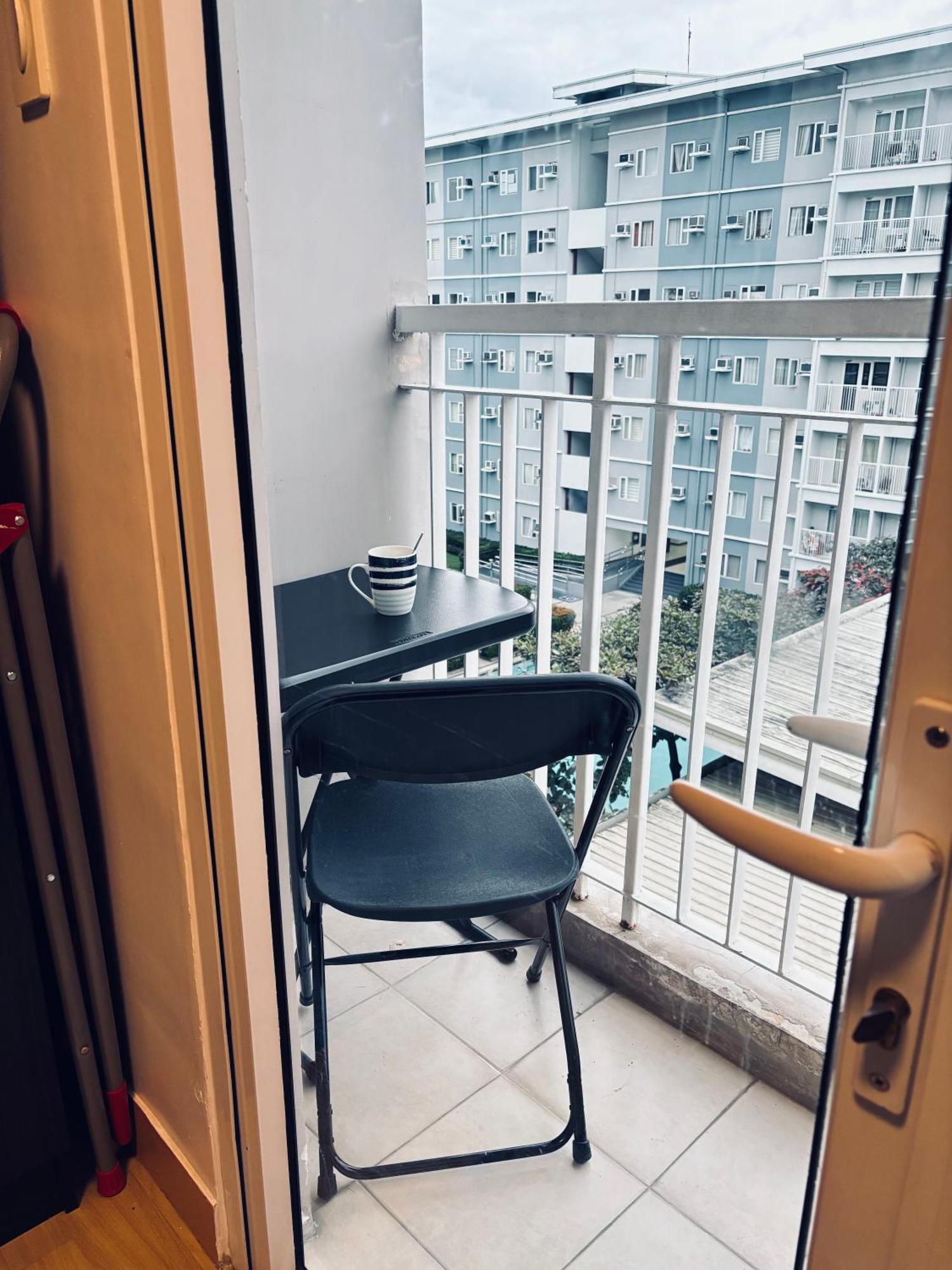 Trees Residences - Tower 11 1Br With Balcony Manila Bagian luar foto