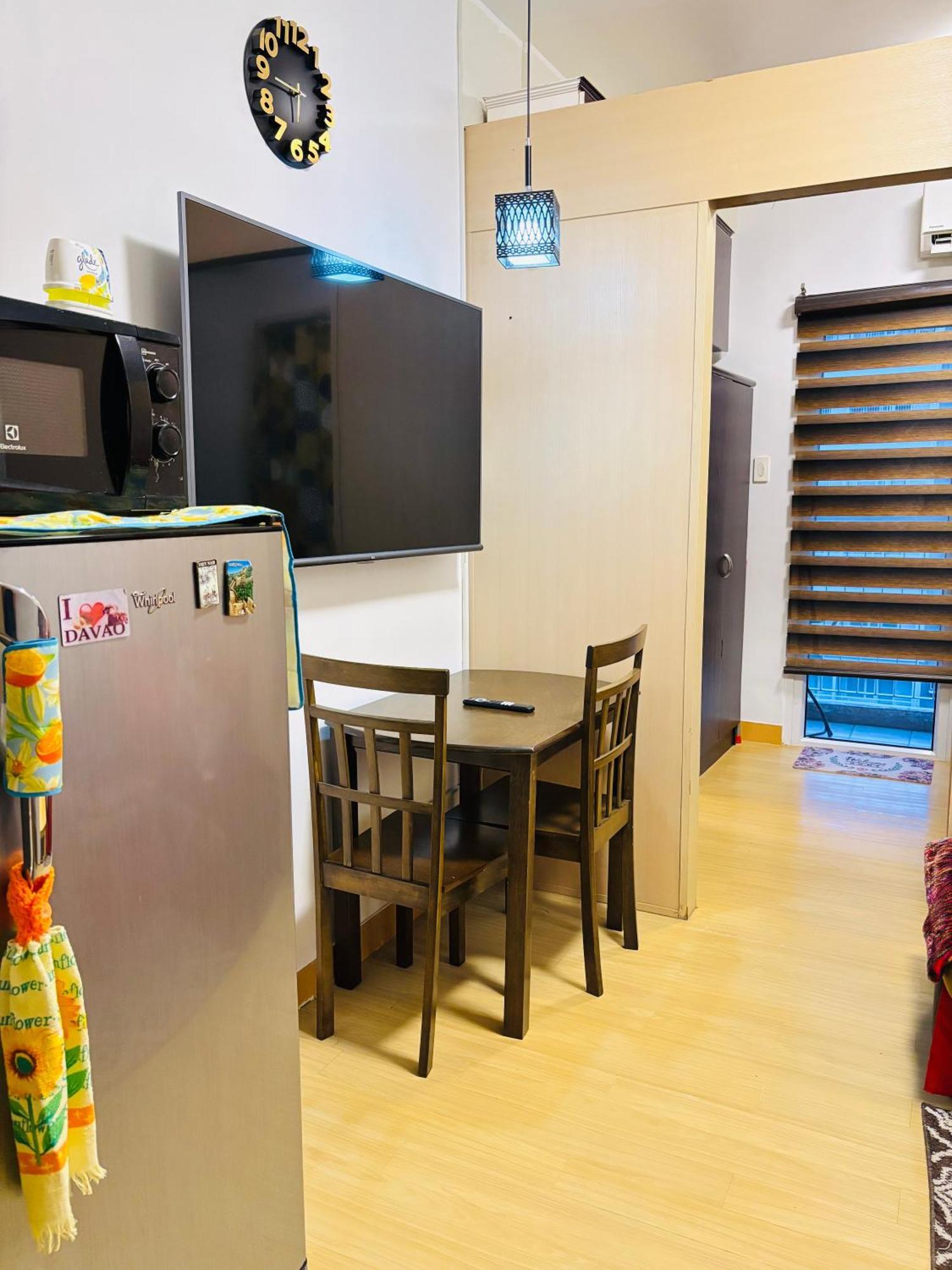 Trees Residences - Tower 11 1Br With Balcony Manila Bagian luar foto